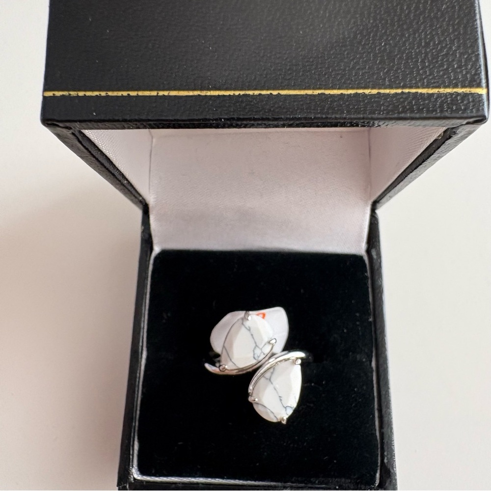 Bomb Party To Have & Hold Ring RG13258 Howlite Magnesite Rhodium Plating - Picture 2 of 8